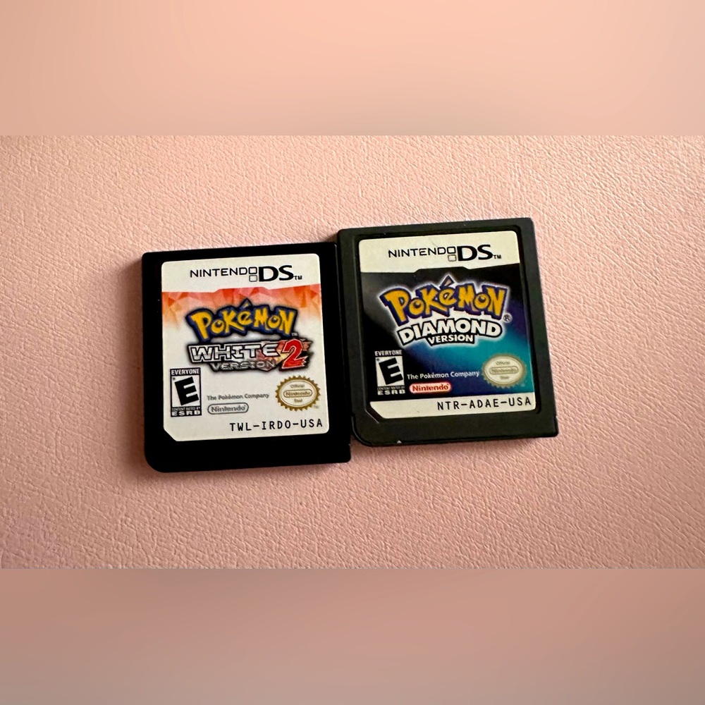 Vintage Nintendo DS Pokémon White Version 2 and Diamond Game